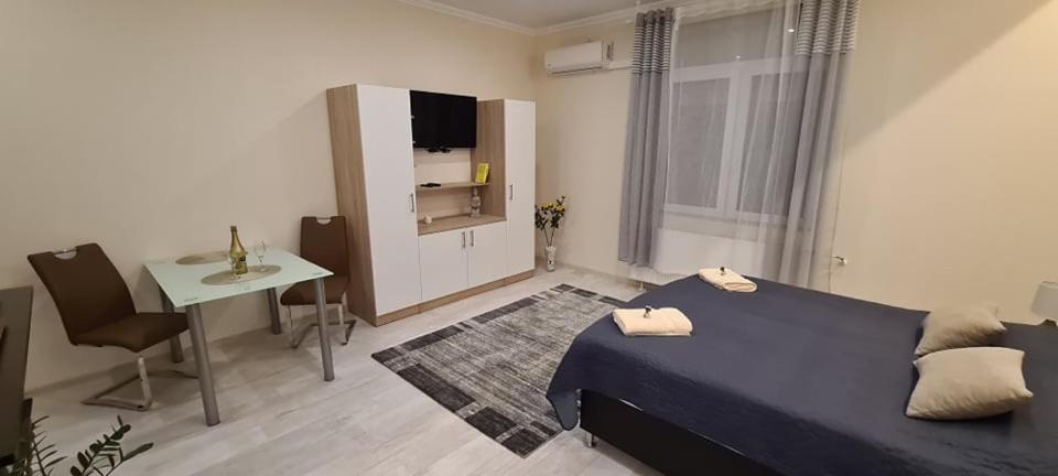 Rozsa Apartmanhaz แซแก็ด ภายนอก รูปภาพ