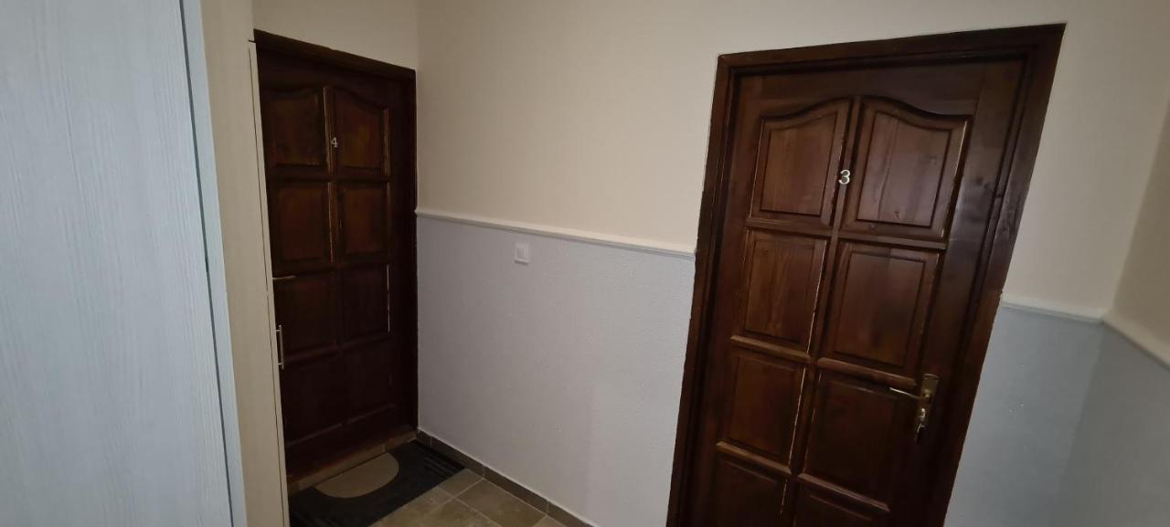 Rozsa Apartmanhaz แซแก็ด ภายนอก รูปภาพ