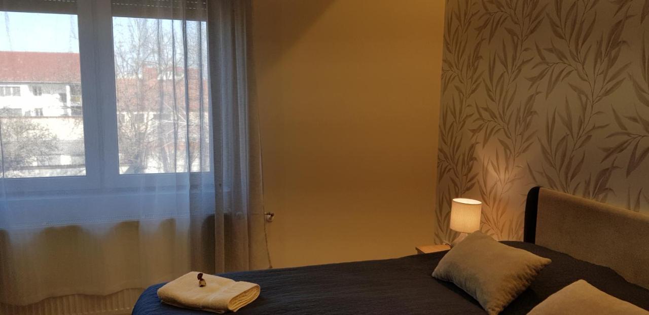 Rozsa Apartmanhaz แซแก็ด ภายนอก รูปภาพ
