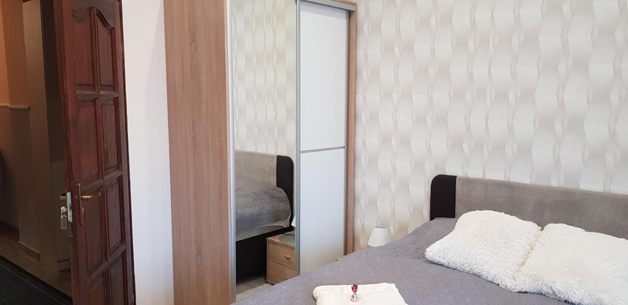 Rozsa Apartmanhaz แซแก็ด ภายนอก รูปภาพ