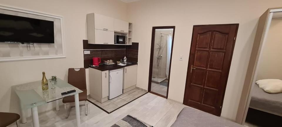 Rozsa Apartmanhaz แซแก็ด ภายนอก รูปภาพ