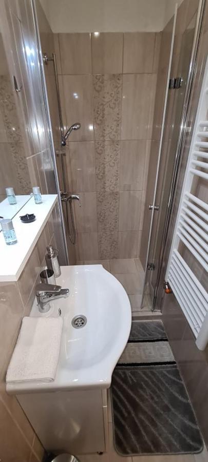 Rozsa Apartmanhaz แซแก็ด ภายนอก รูปภาพ