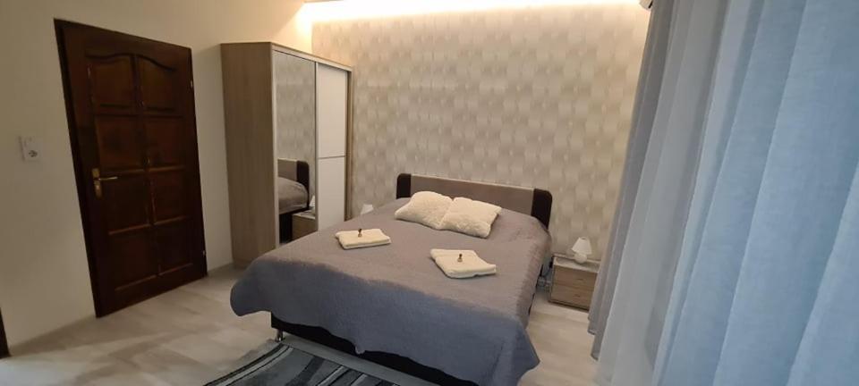 Rozsa Apartmanhaz แซแก็ด ภายนอก รูปภาพ