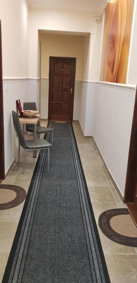 Rozsa Apartmanhaz แซแก็ด ภายนอก รูปภาพ