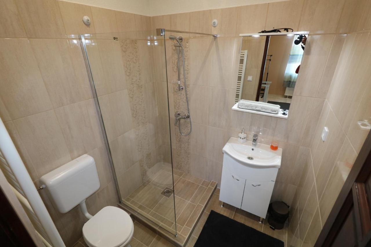 Rozsa Apartmanhaz แซแก็ด ภายนอก รูปภาพ