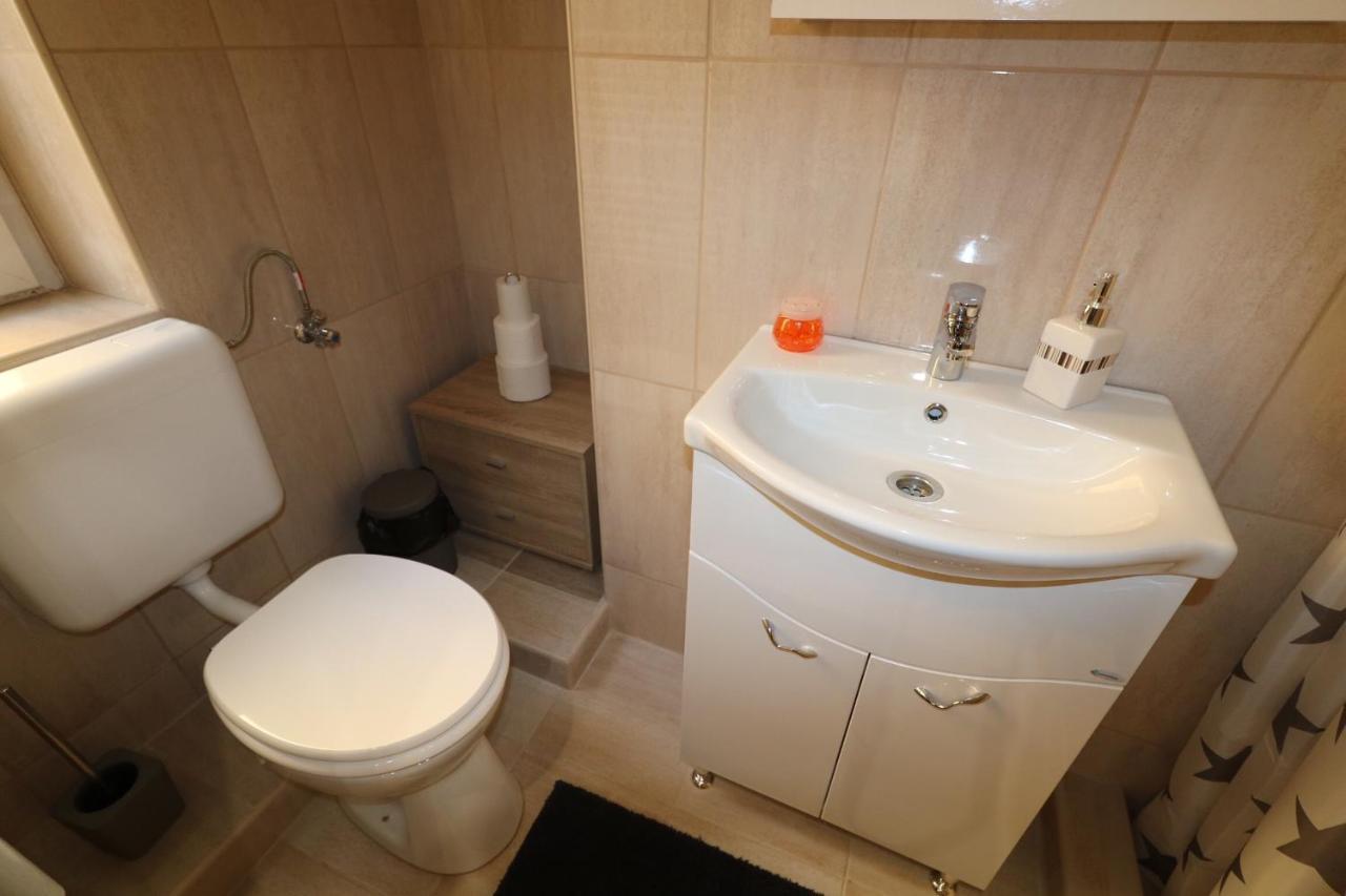 Rozsa Apartmanhaz แซแก็ด ภายนอก รูปภาพ